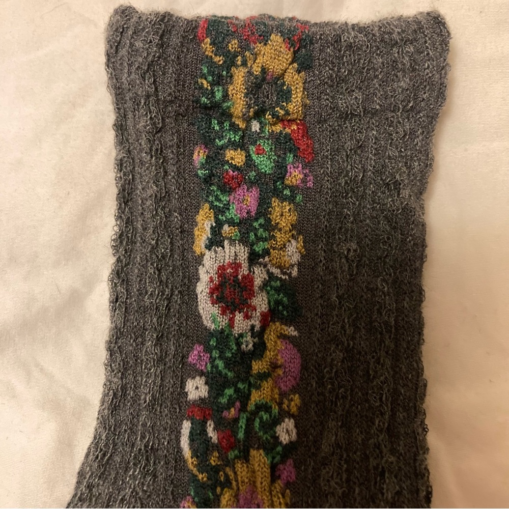 Colorful Floral Patterned Socks - Picture 5 of 10